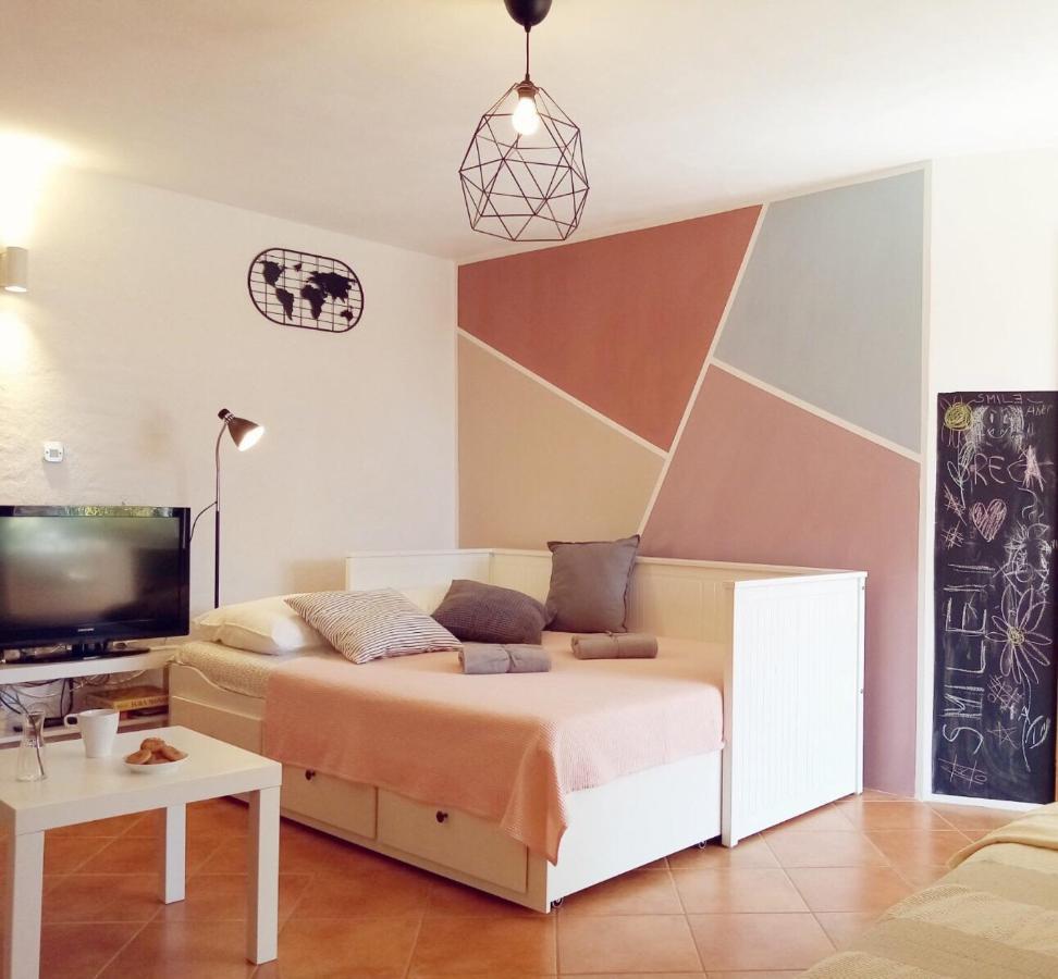 Apartment With Whirlpool And Bbq Near Porec Baderna Exteriör bild